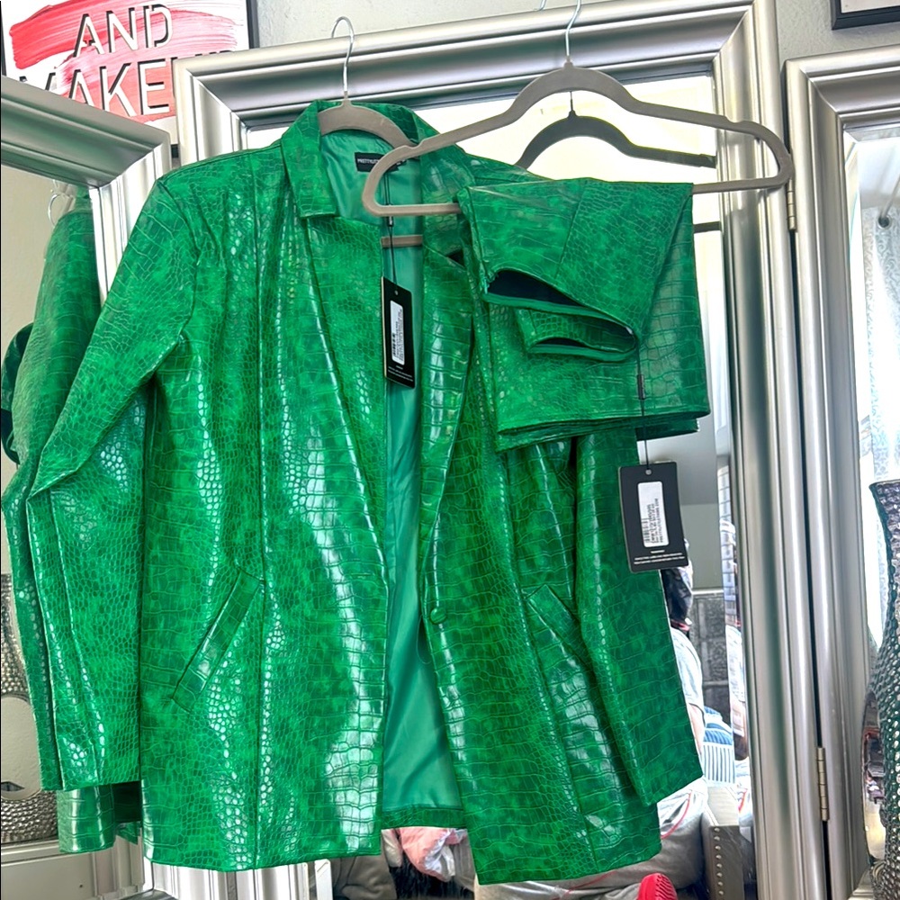 PrettyLittleThing Vibrant Green Textured Blazer with skirt